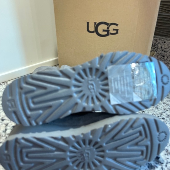 Ugg boots NWT - Picture 8 of 8